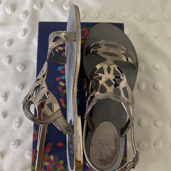 Preowned sandals - Picture 2 of 2